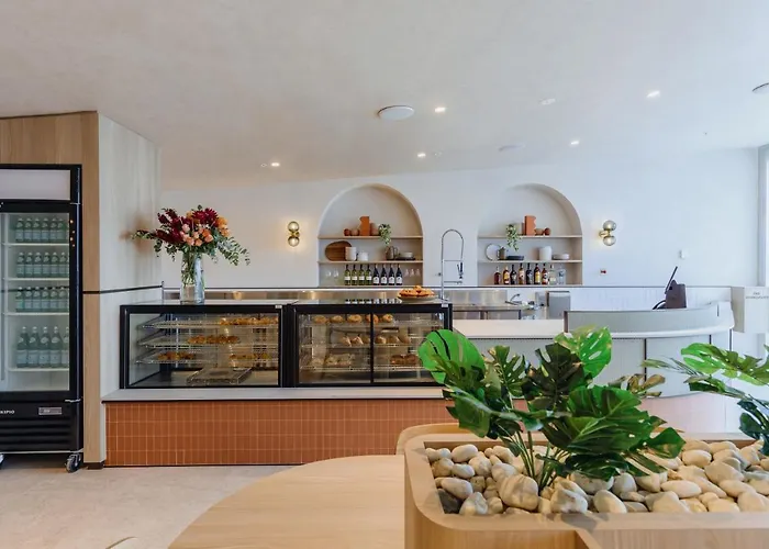 Aerotel Sydney - Inside International Terminal Airport